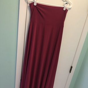 Lularoe burgundy maxi skirt size small
